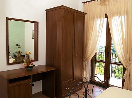 法比勒加比亚尼酒店 4*