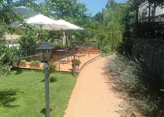 ベッド・アンド・ブレックファスト ファルファーレ エ ガッビアーニ 4*